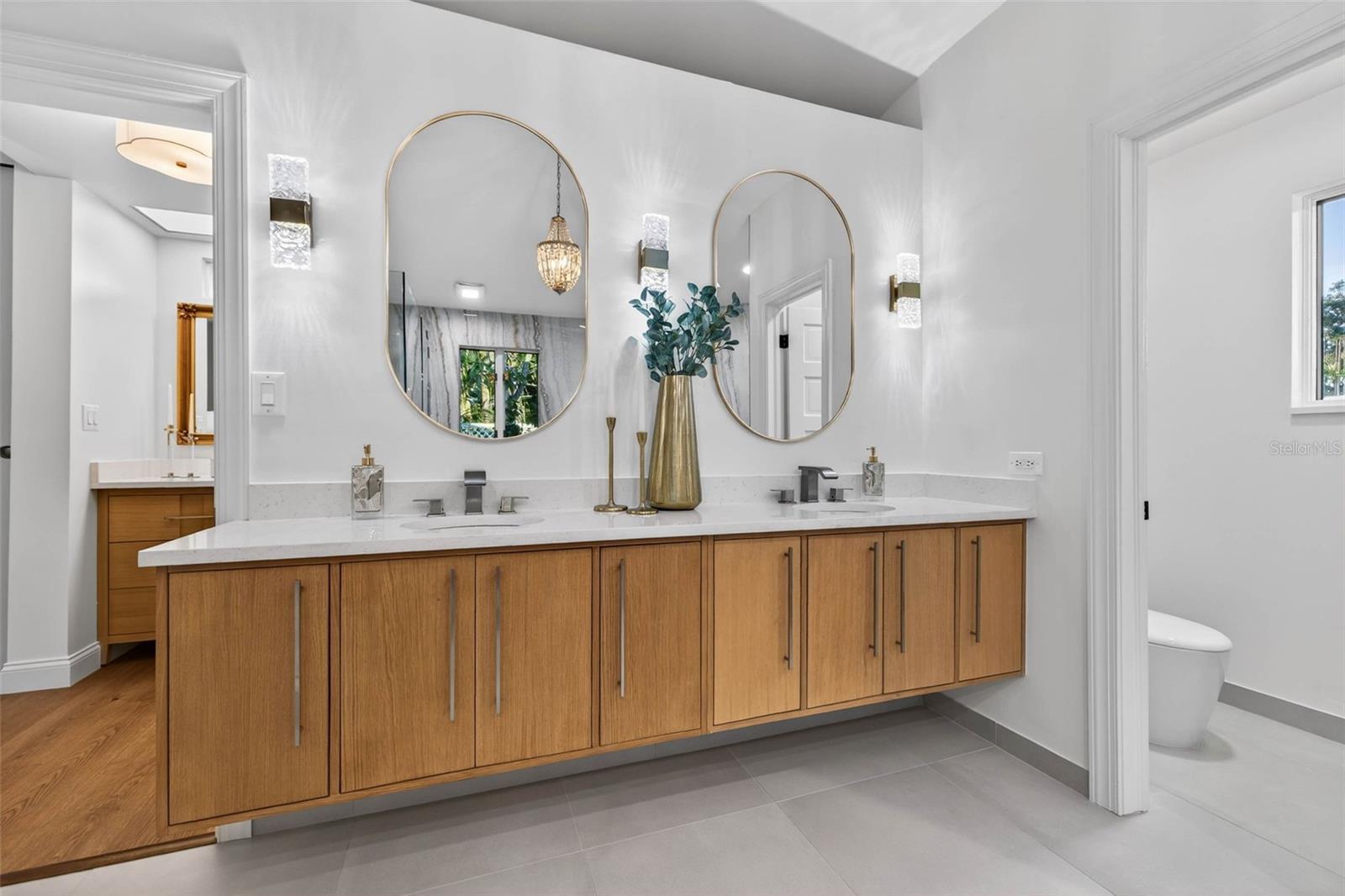 Image 43 of 79 For 1222 Brightwaters Boulevard Ne