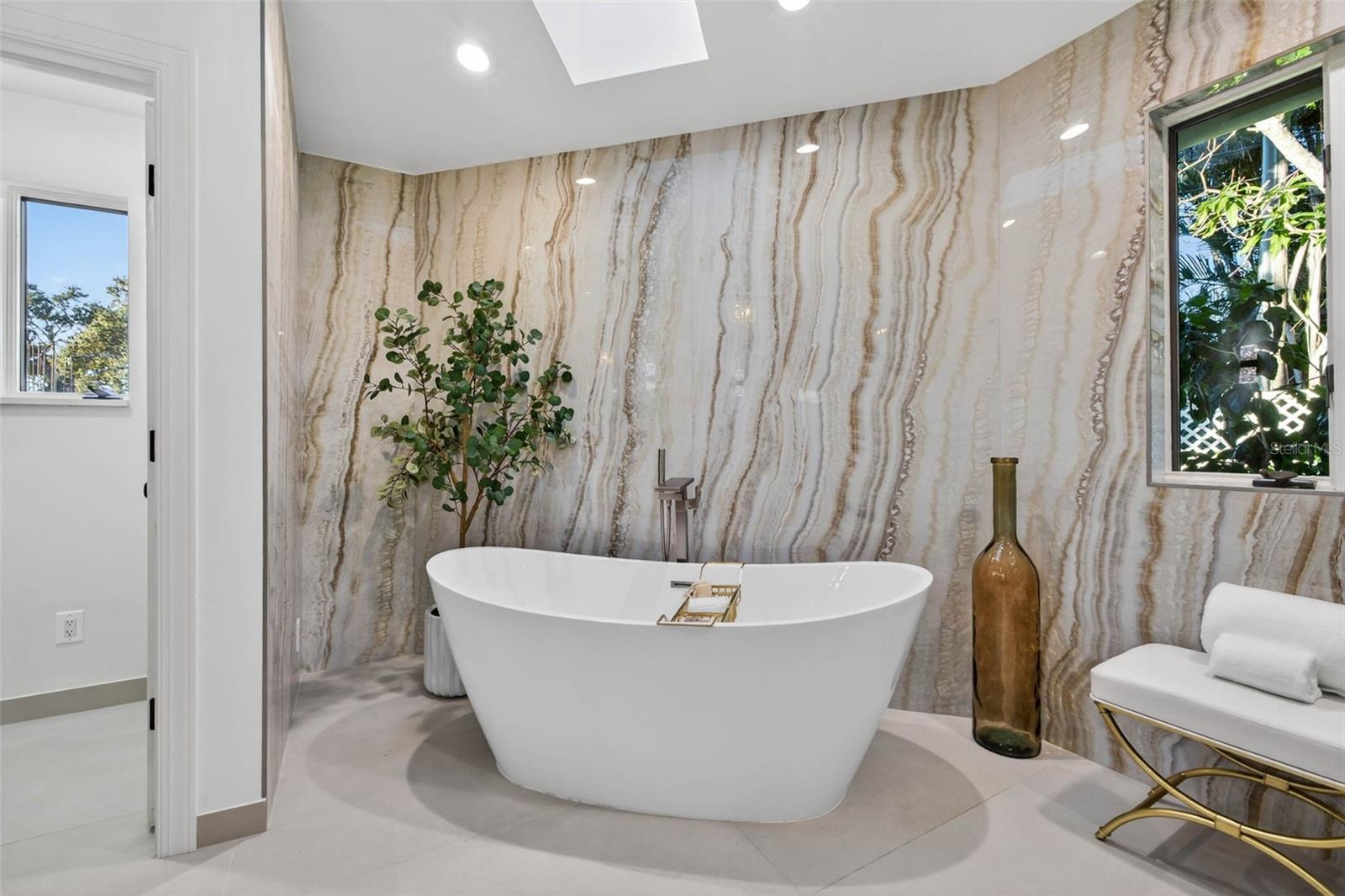 Image 44 of 79 For 1222 Brightwaters Boulevard Ne