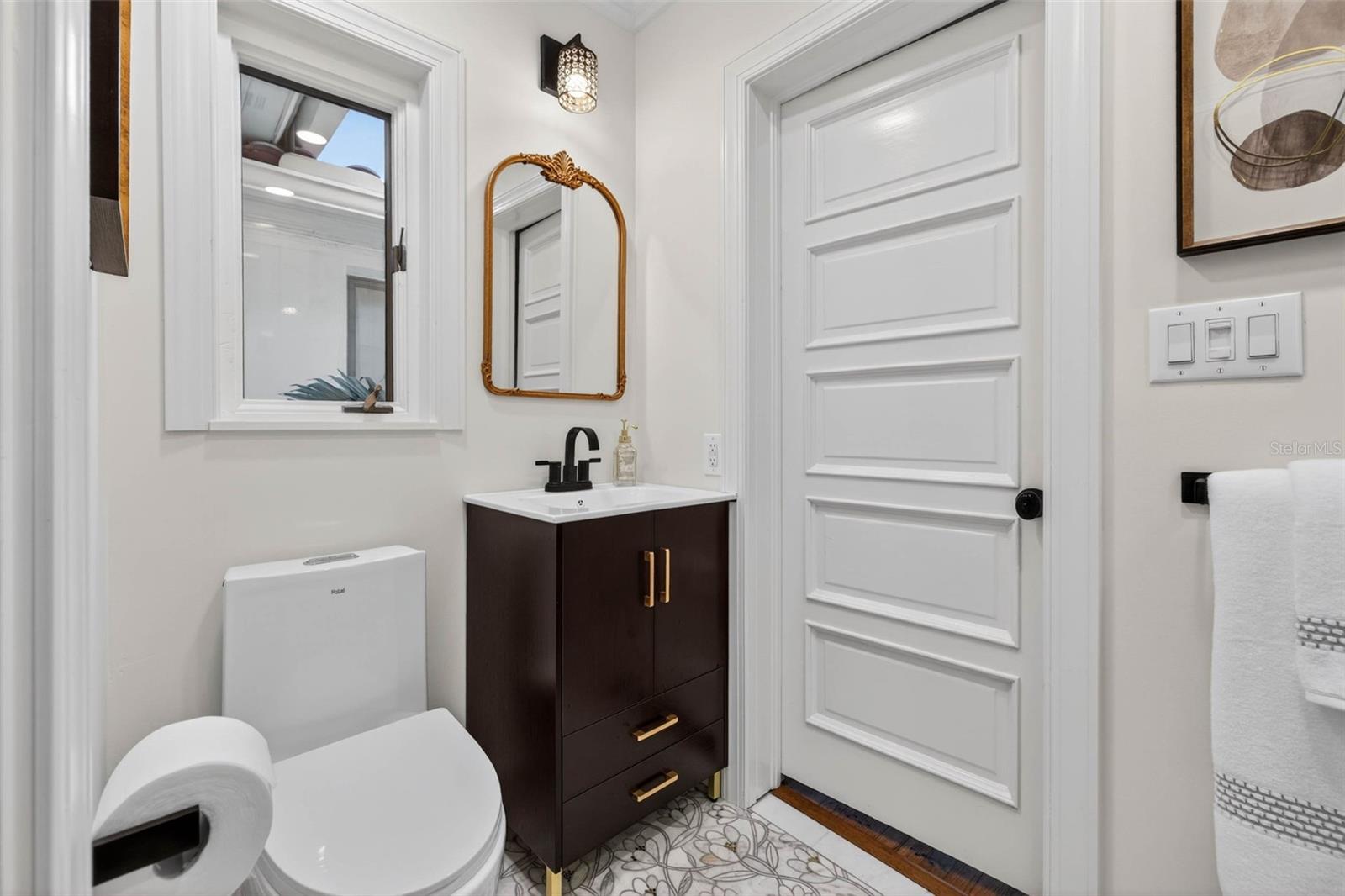 Image 52 of 79 For 1222 Brightwaters Boulevard Ne