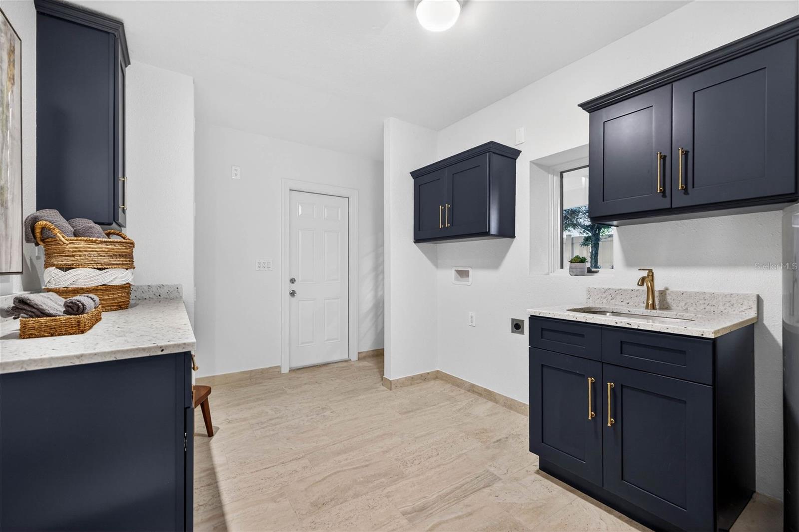 Image 56 of 79 For 1222 Brightwaters Boulevard Ne