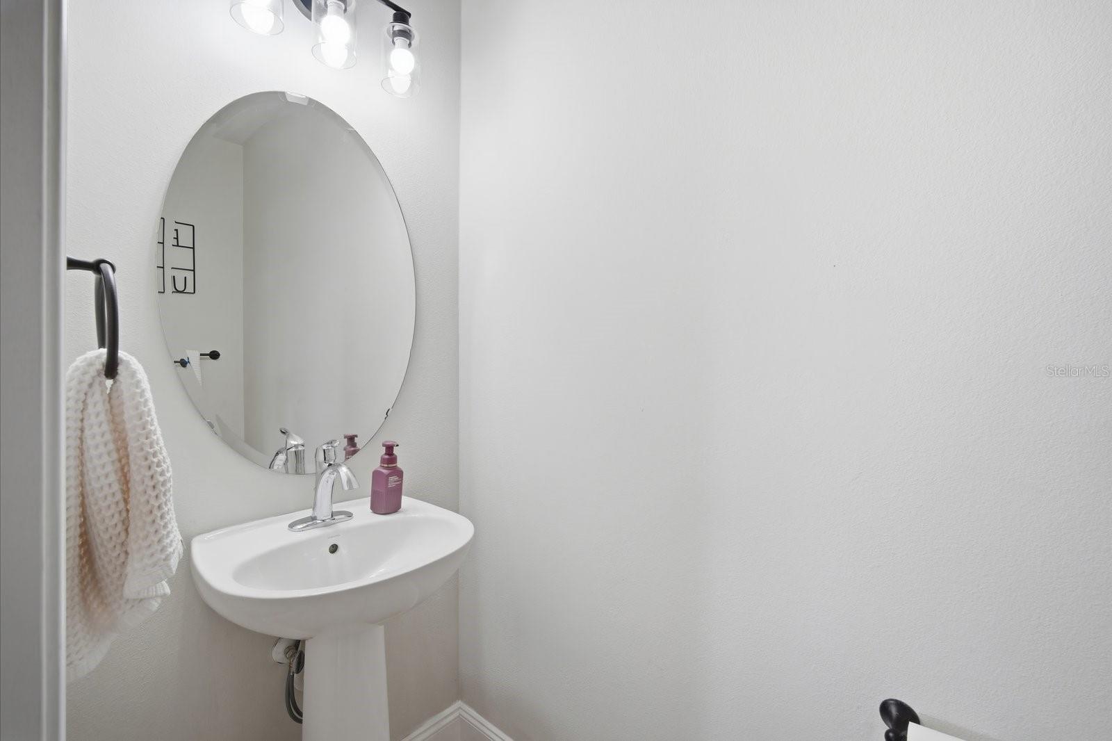 Listing photo id 9 for 4711 Chatterton Way