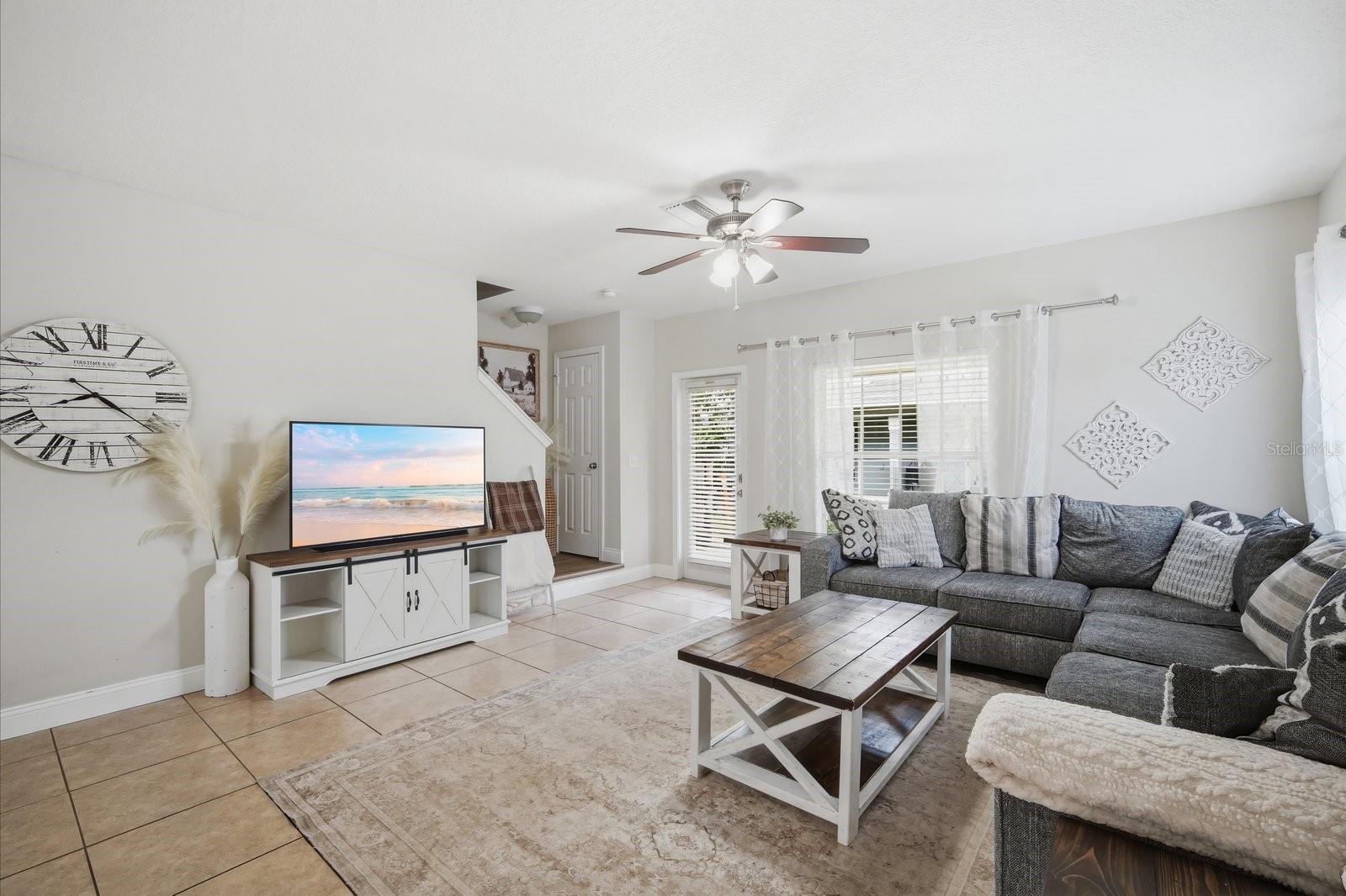 Listing photo id 11 for 4711 Chatterton Way