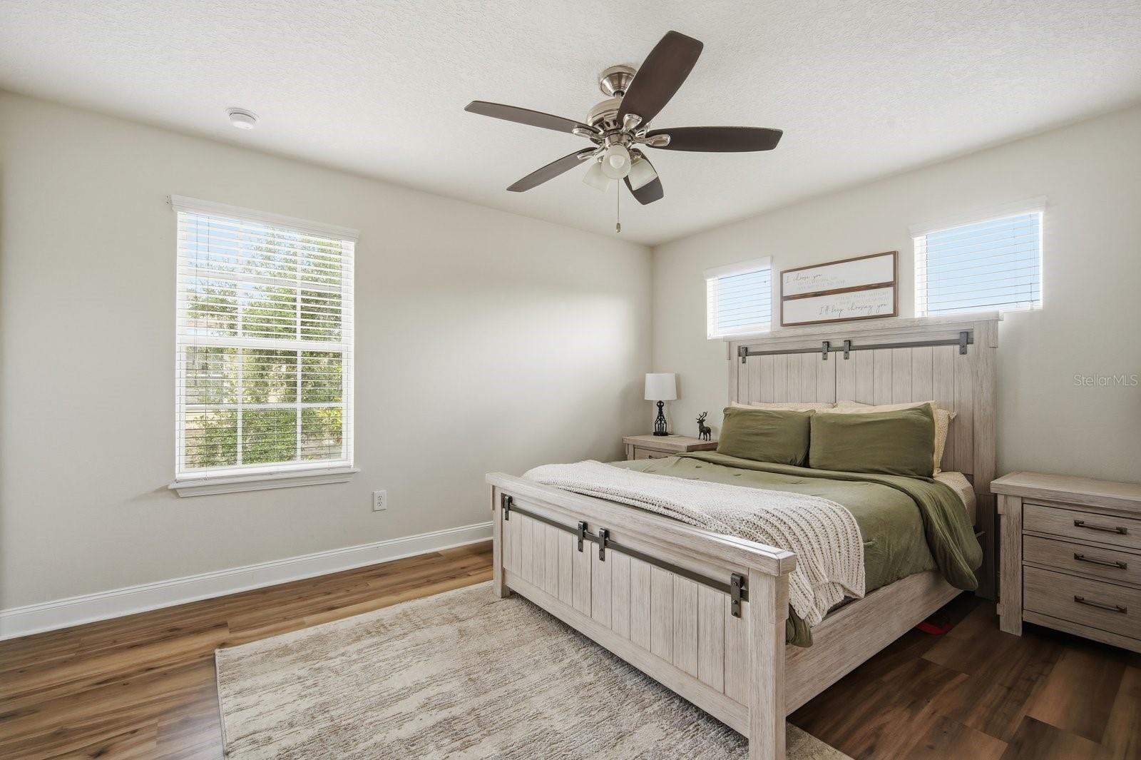 Listing photo id 17 for 4711 Chatterton Way