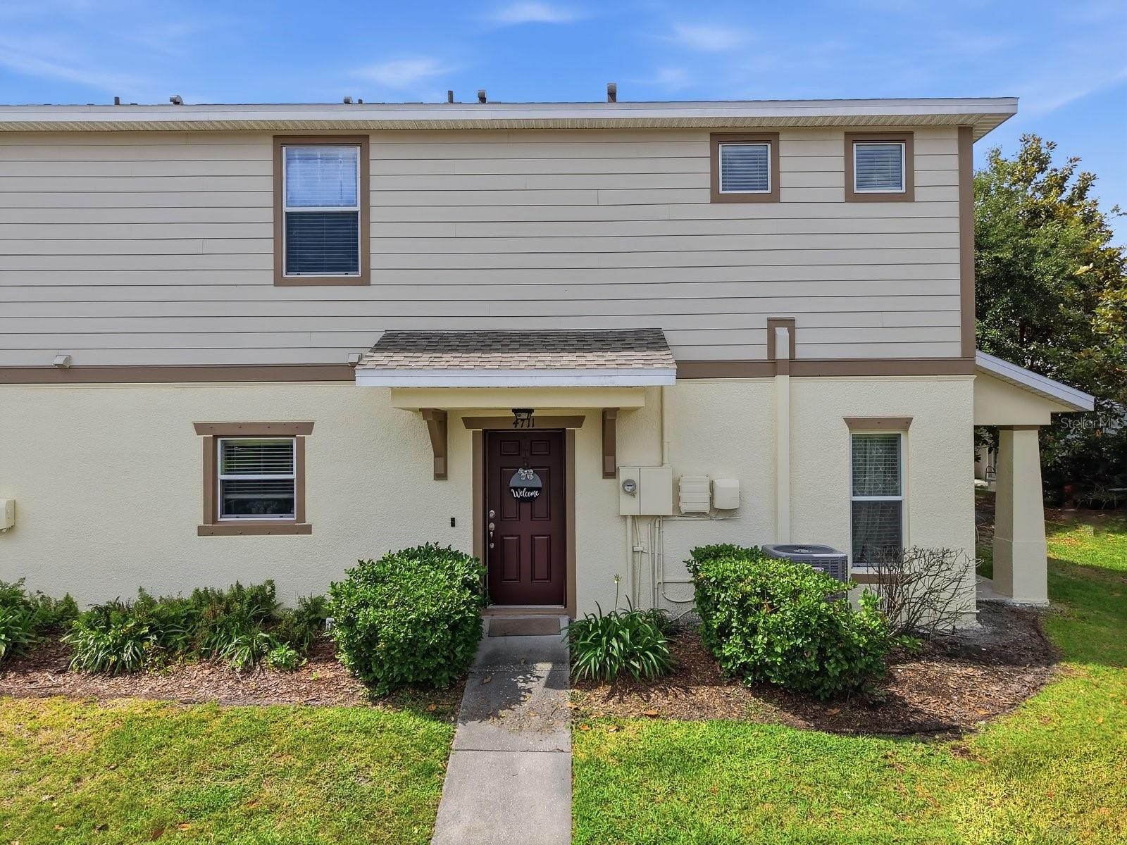 Listing photo id 0 for 4711 Chatterton Way