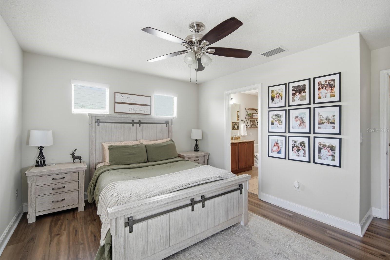 Listing photo id 18 for 4711 Chatterton Way