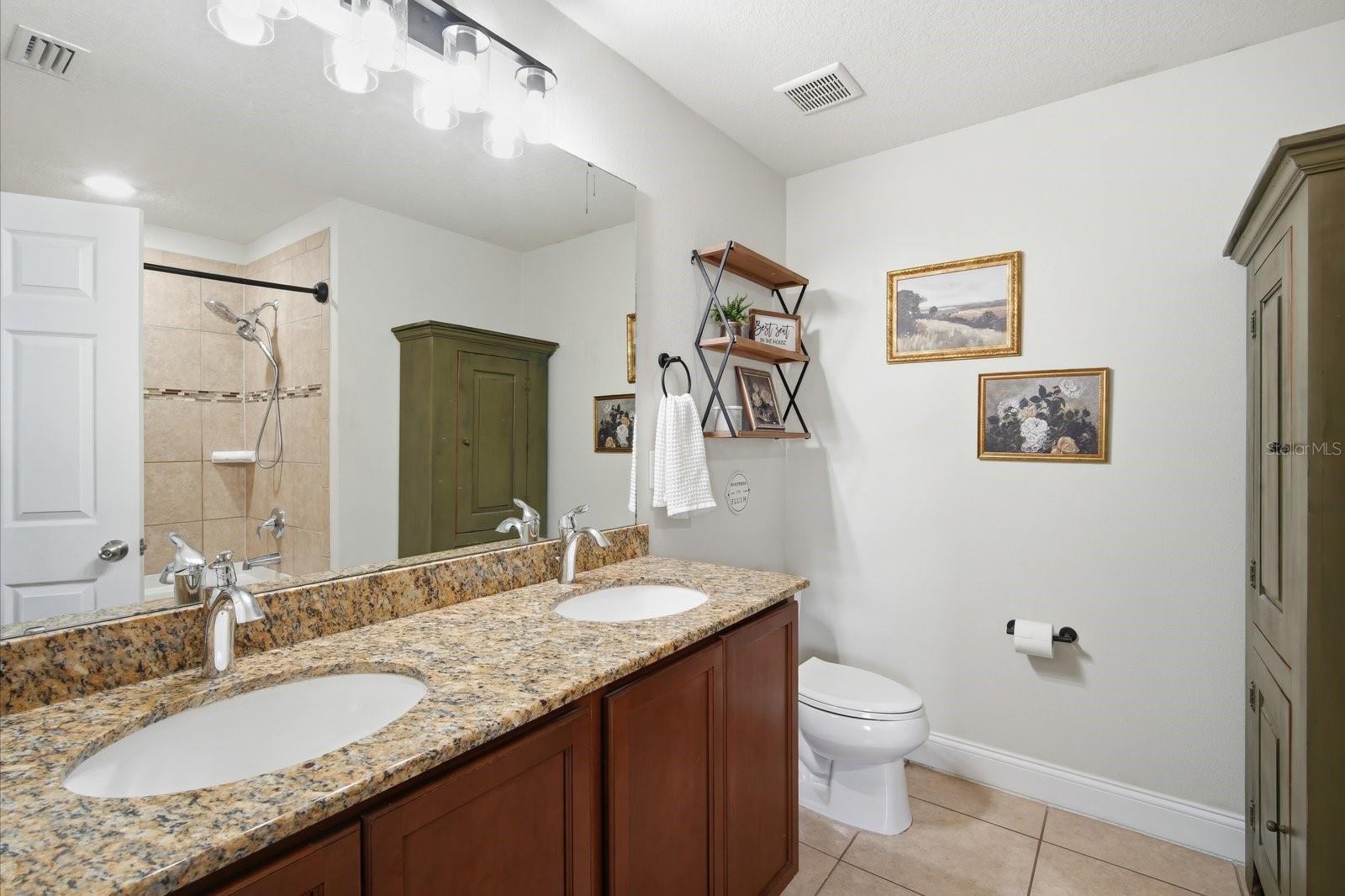 Listing photo id 21 for 4711 Chatterton Way