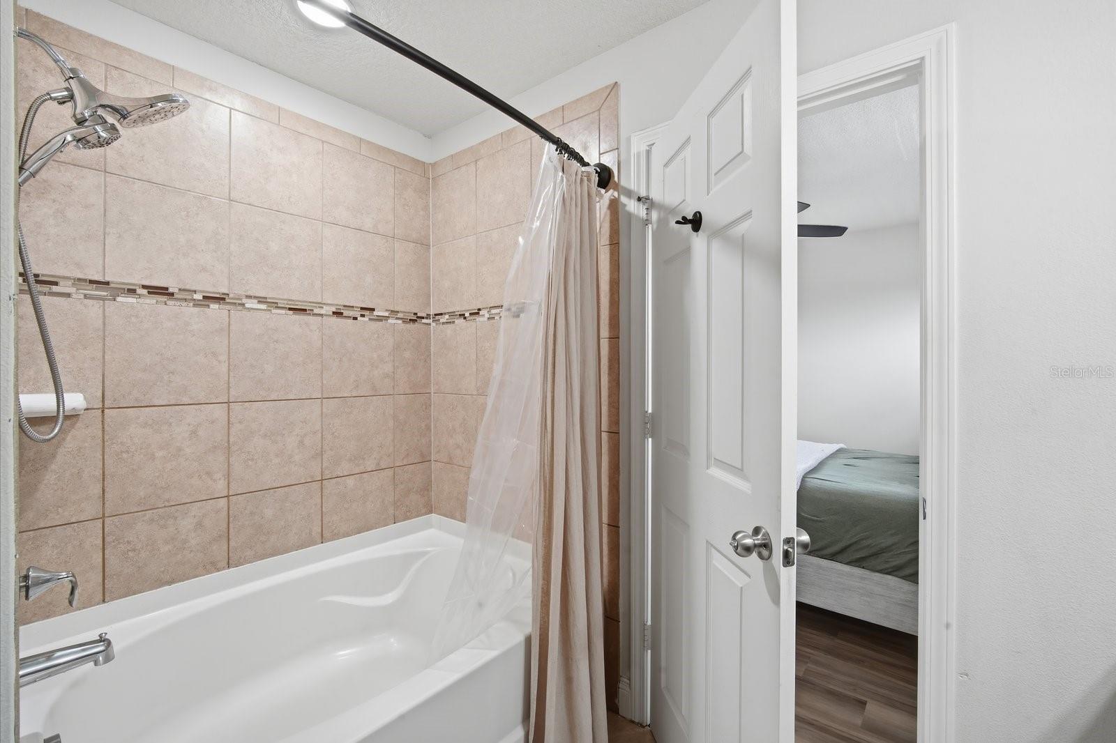 Listing photo id 23 for 4711 Chatterton Way