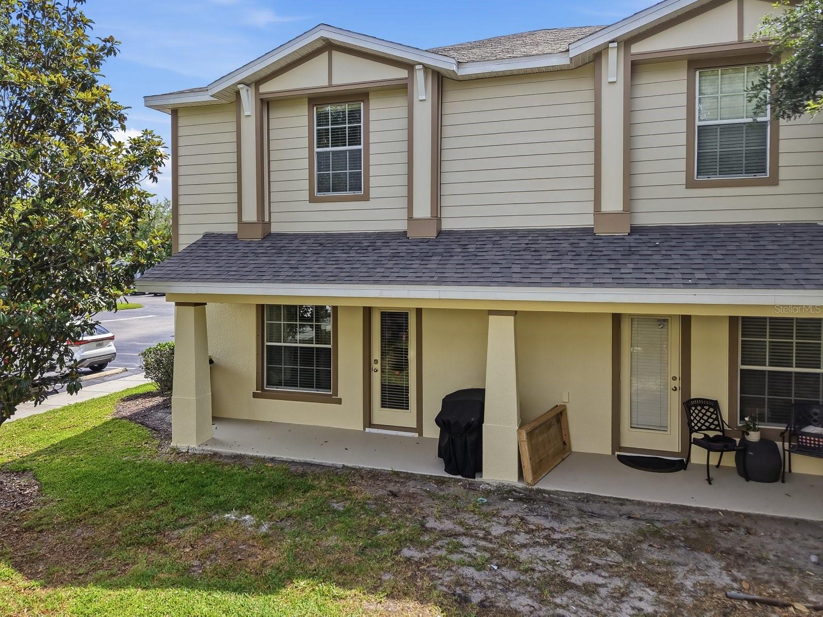 Listing photo id 24 for 4711 Chatterton Way