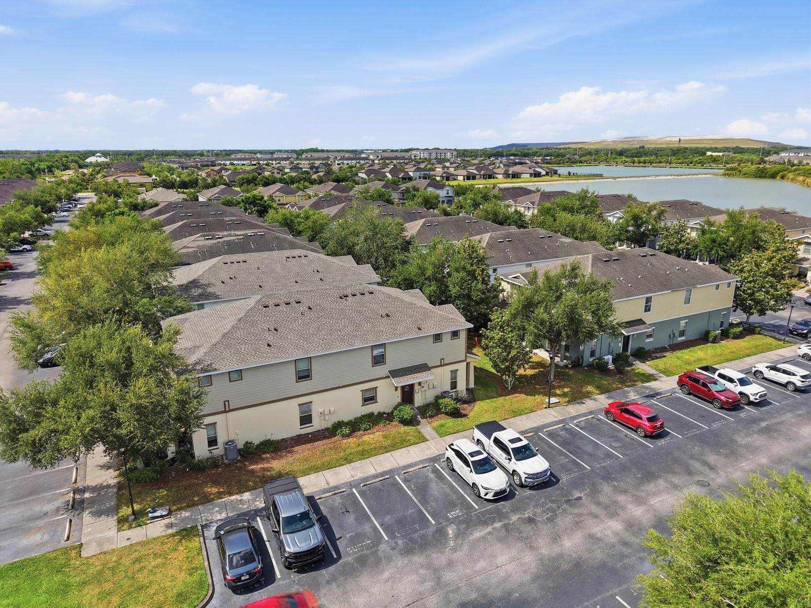 Listing photo id 27 for 4711 Chatterton Way