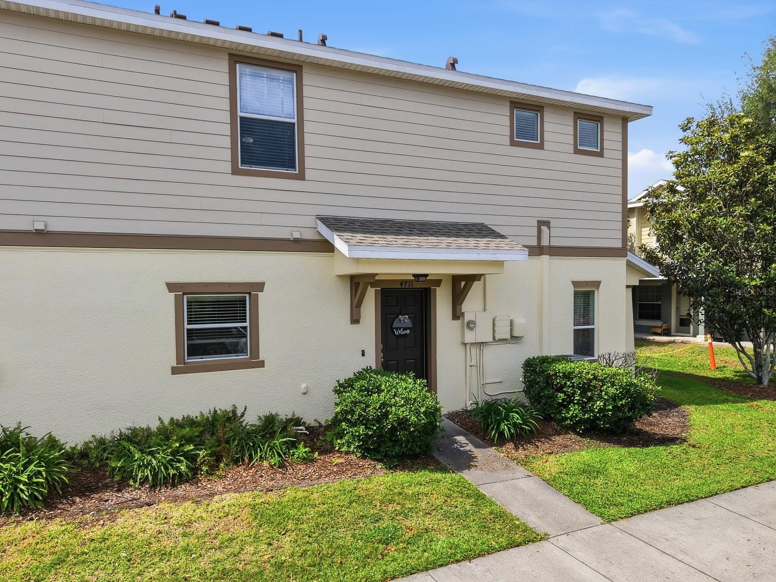 Listing photo id 1 for 4711 Chatterton Way