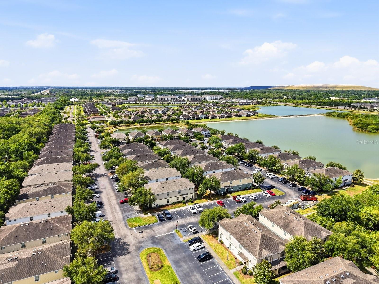 Listing photo id 28 for 4711 Chatterton Way