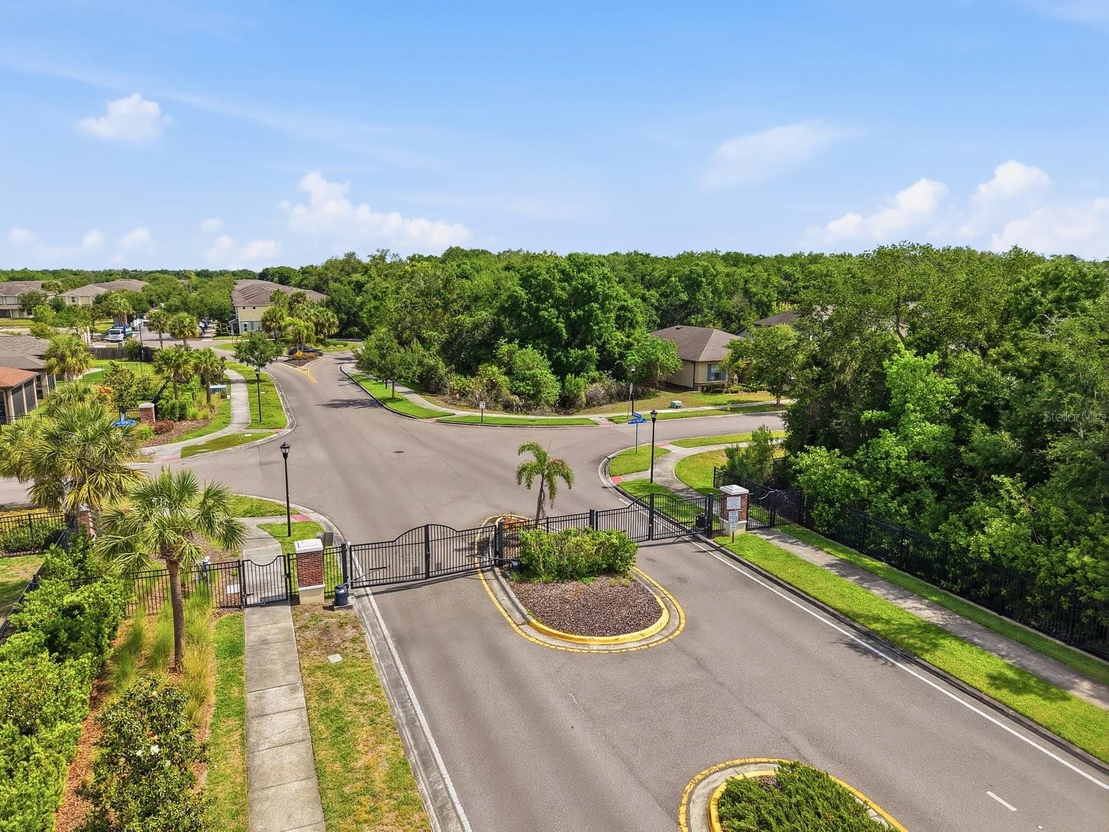 Listing photo id 29 for 4711 Chatterton Way
