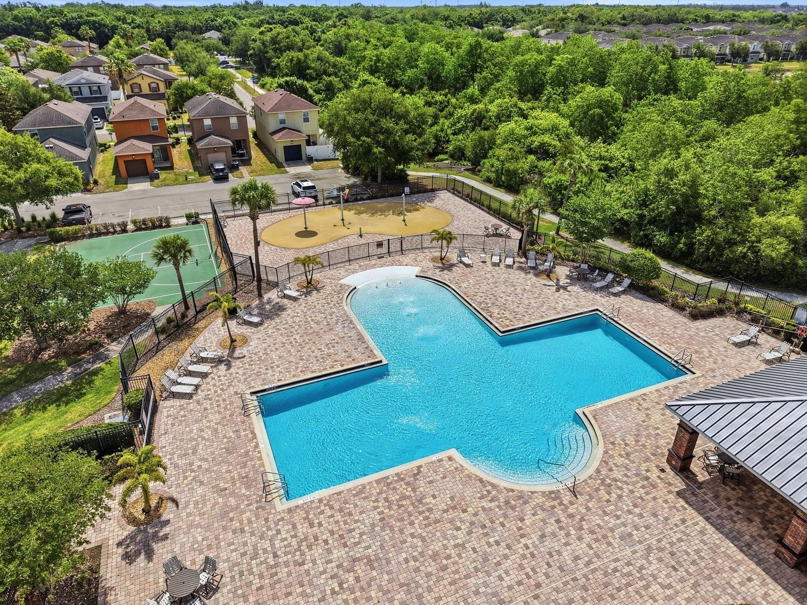 Listing photo id 31 for 4711 Chatterton Way