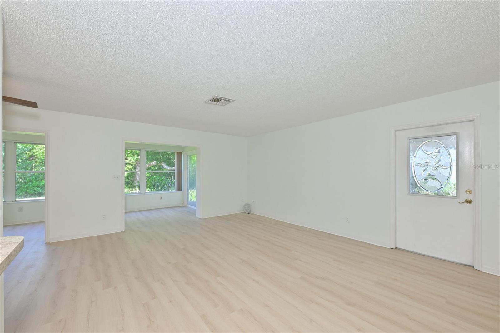 Image 10 of 99 For 511 Finsbury Circle B