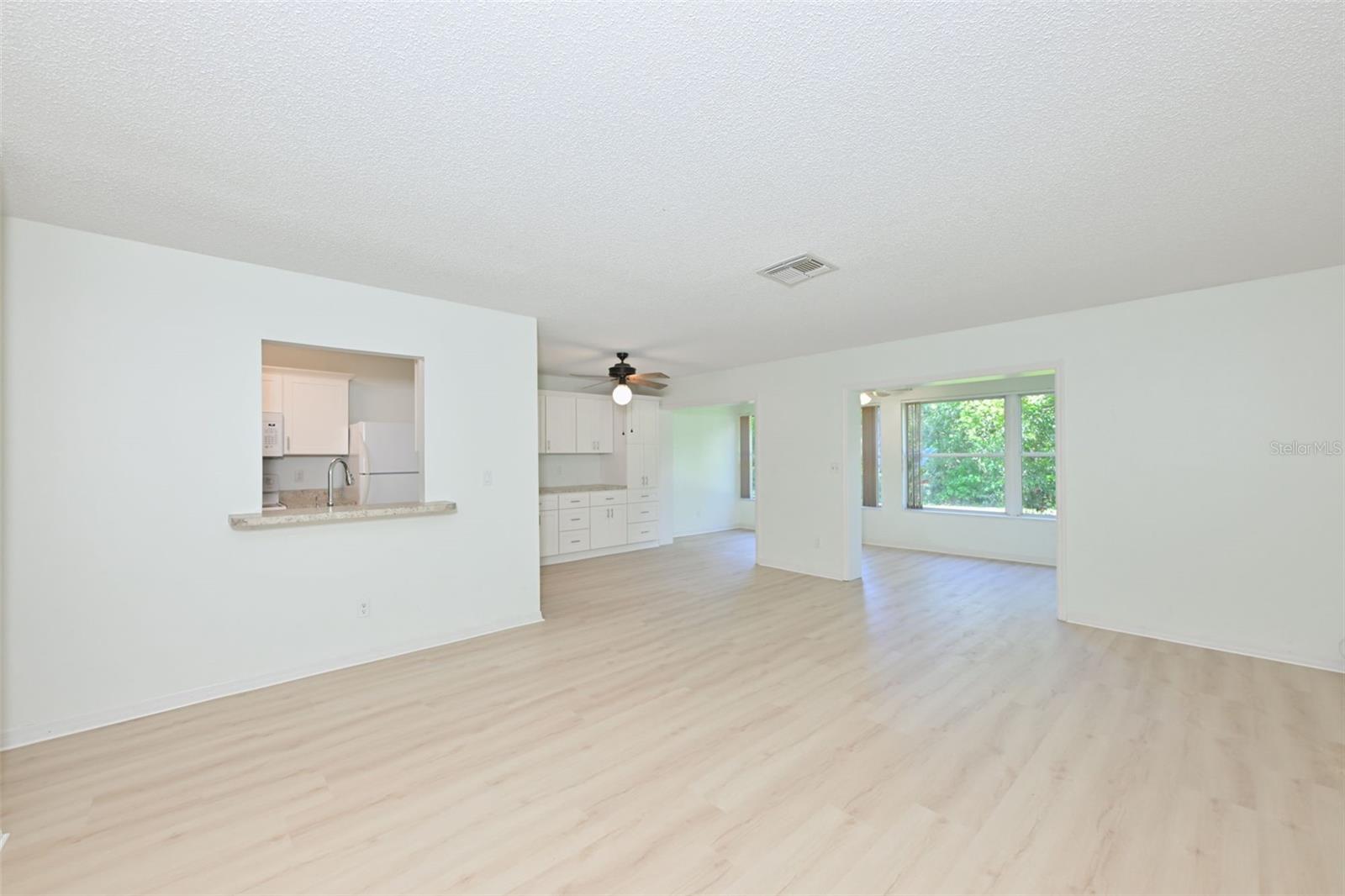 Image 19 of 99 For 511 Finsbury Circle B