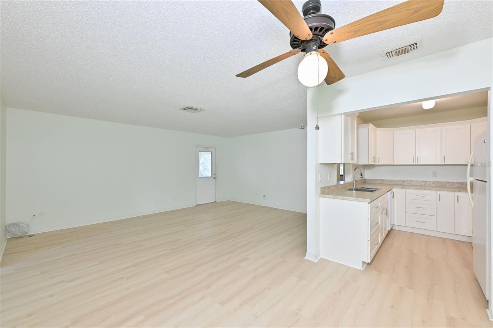 Image 20 of 99 For 511 Finsbury Circle B