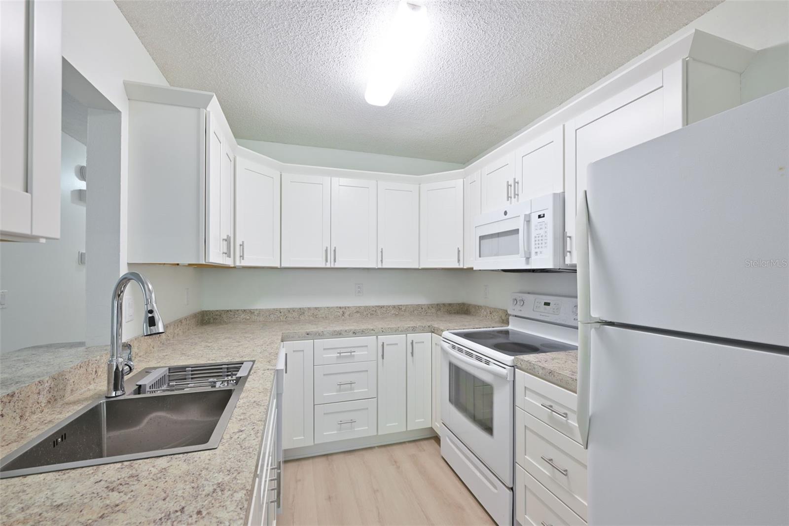 Image 23 of 99 For 511 Finsbury Circle B