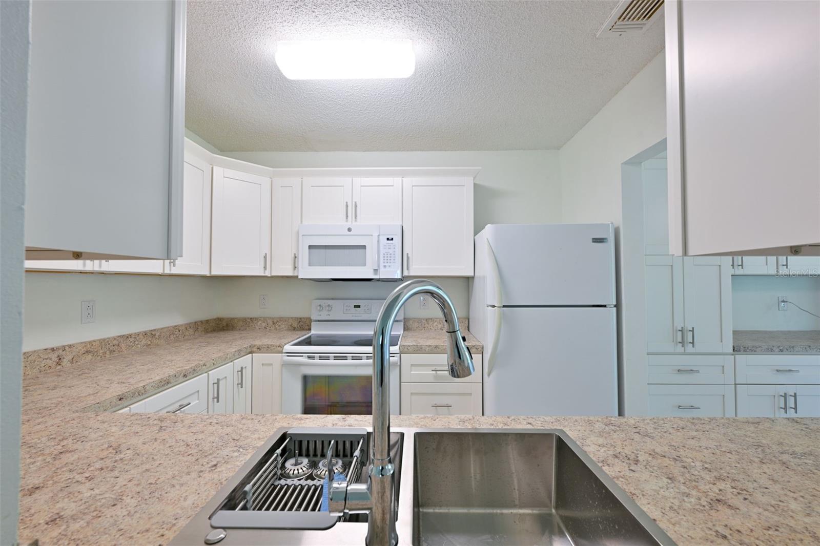 Image 24 of 99 For 511 Finsbury Circle B