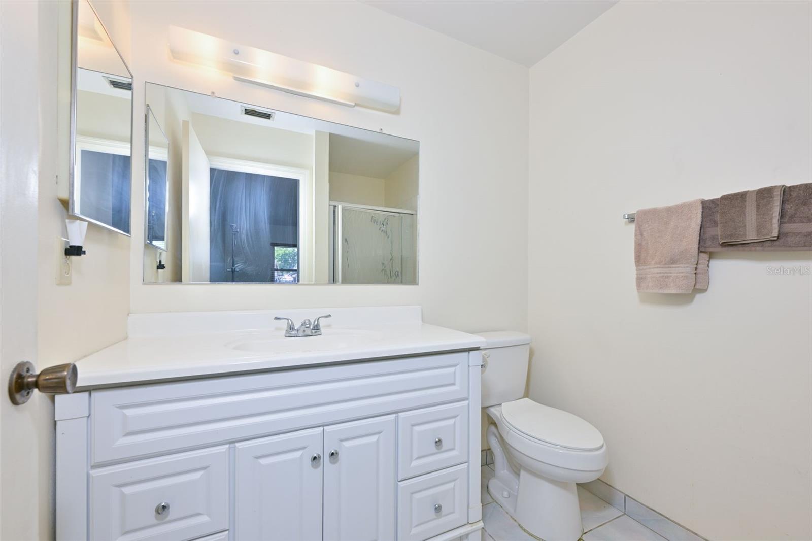 Image 30 of 99 For 511 Finsbury Circle B