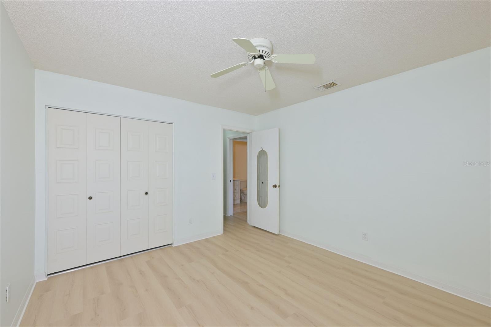 Image 36 of 99 For 511 Finsbury Circle B