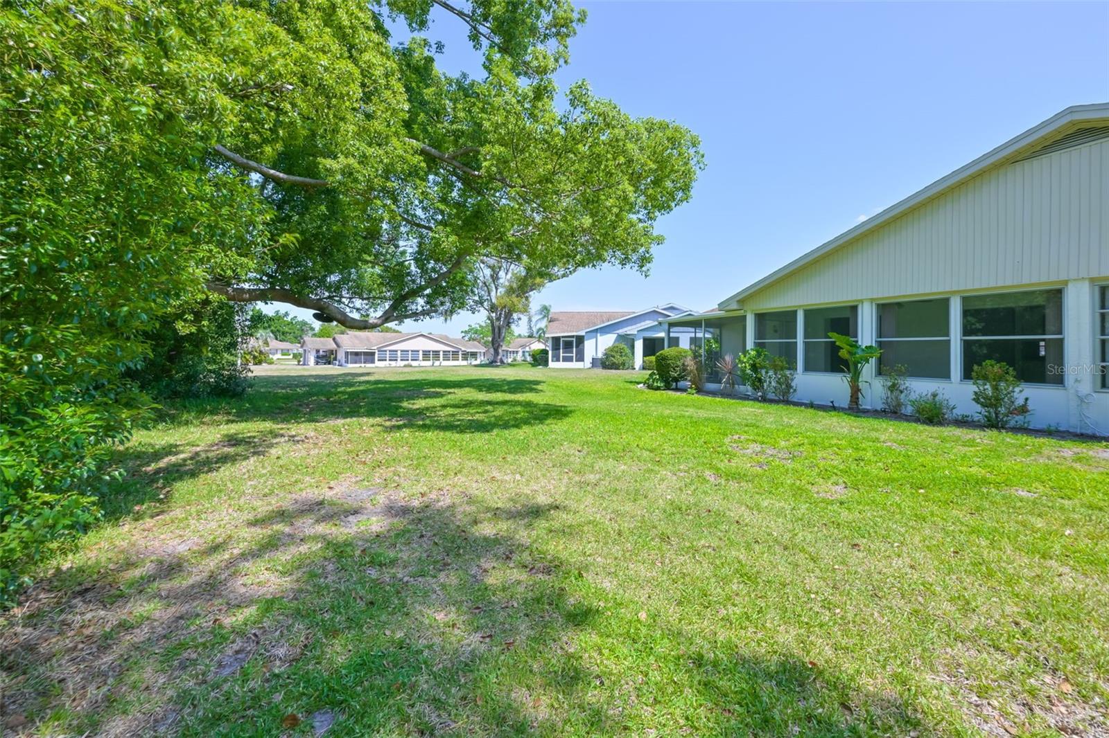 Image 42 of 99 For 511 Finsbury Circle B