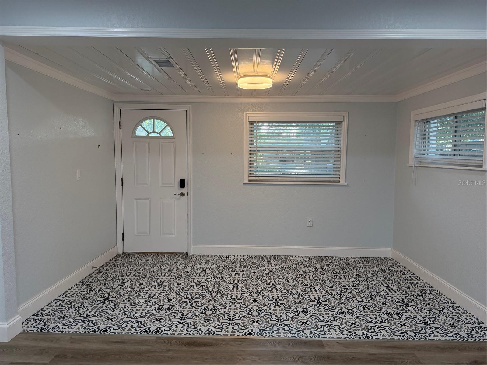 Image 10 of 23 For 1947 Chenango Avenue