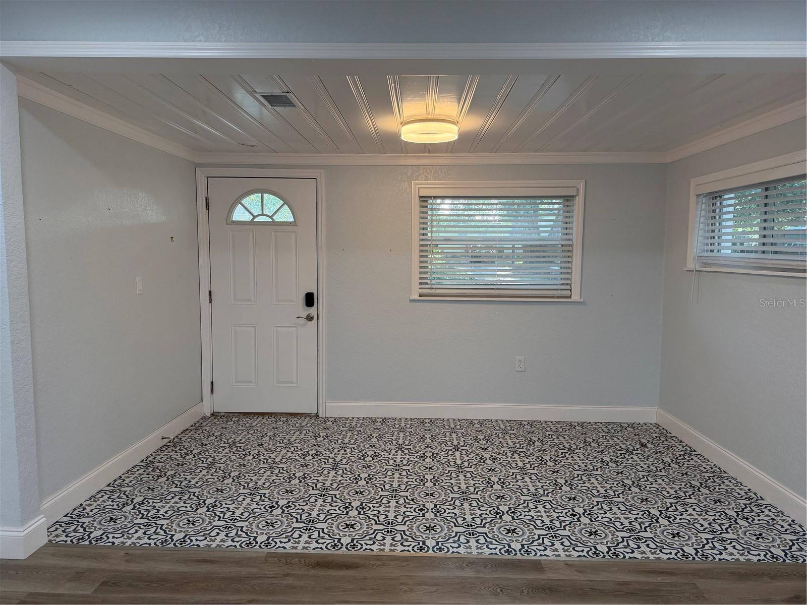 Image 14 of 23 For 1947 Chenango Avenue