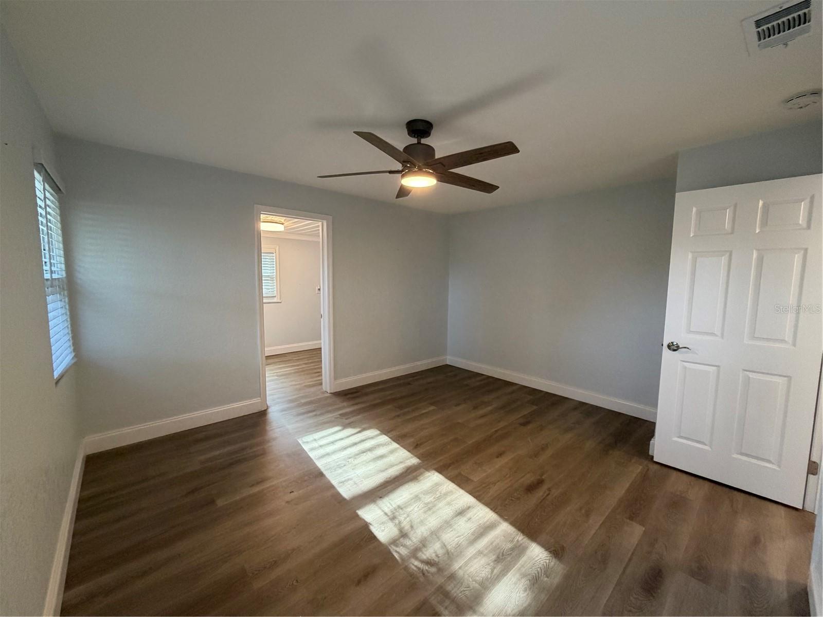 Image 16 of 23 For 1947 Chenango Avenue