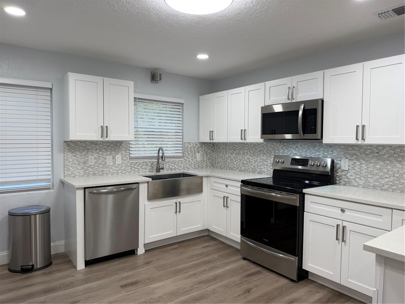 Image 5 of 23 For 1947 Chenango Avenue