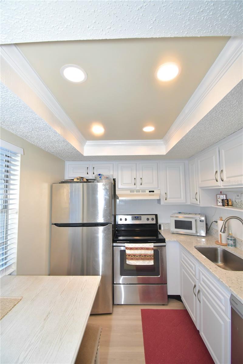 Image 18 of 21 For 952 Virginia Street 209