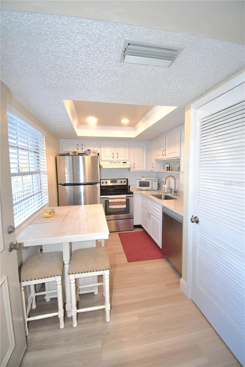 Image 3 of 21 For 952 Virginia Street 209