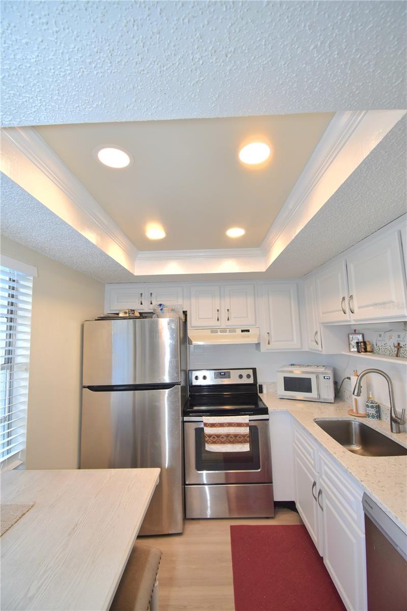 Image 4 of 21 For 952 Virginia Street 209