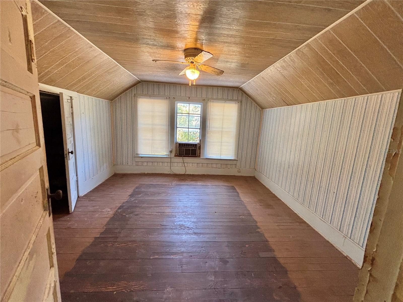 Image 17 of 35 For 19435 Fort Dade Avenue