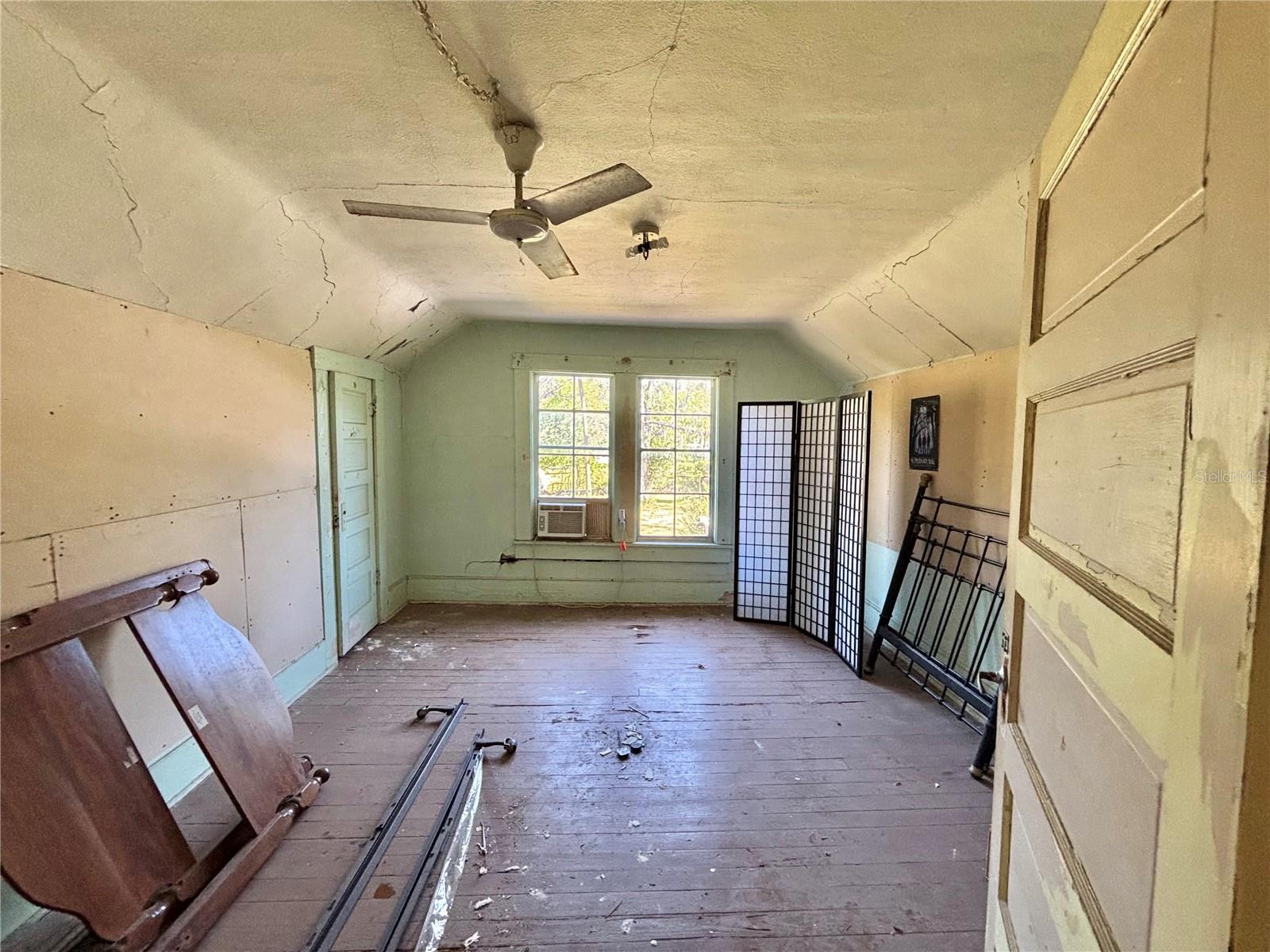 Image 24 of 35 For 19435 Fort Dade Avenue