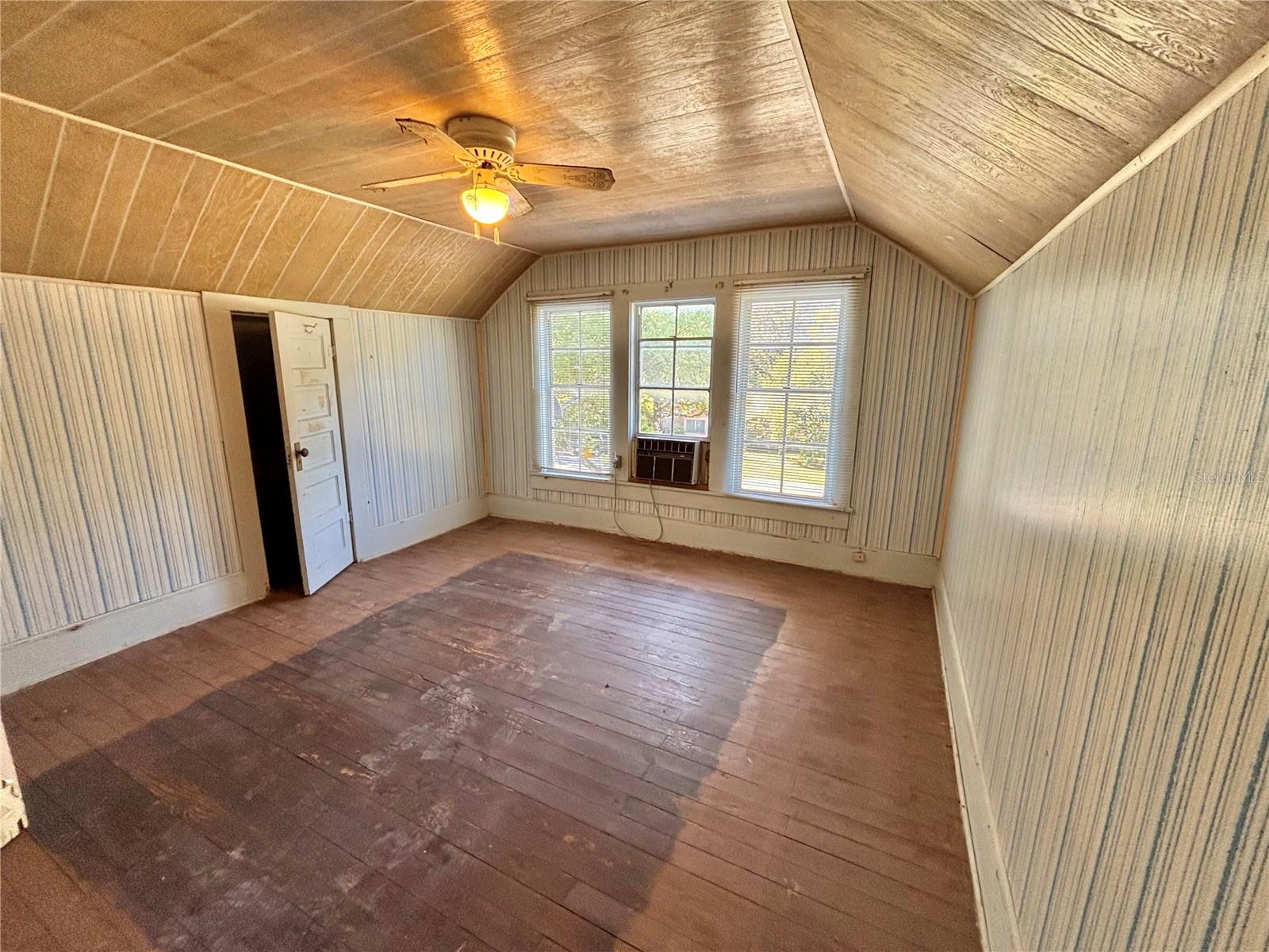 Image 25 of 35 For 19435 Fort Dade Avenue