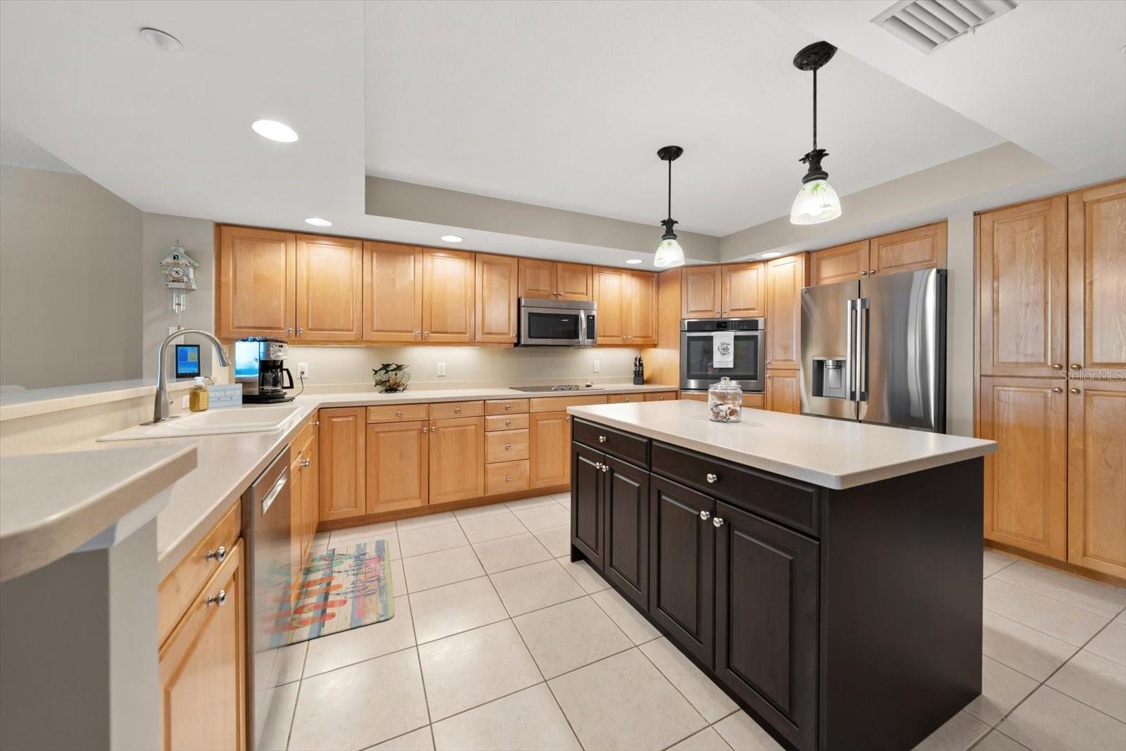 Image 16 of 42 For 16326 Gulf Boulevard 206