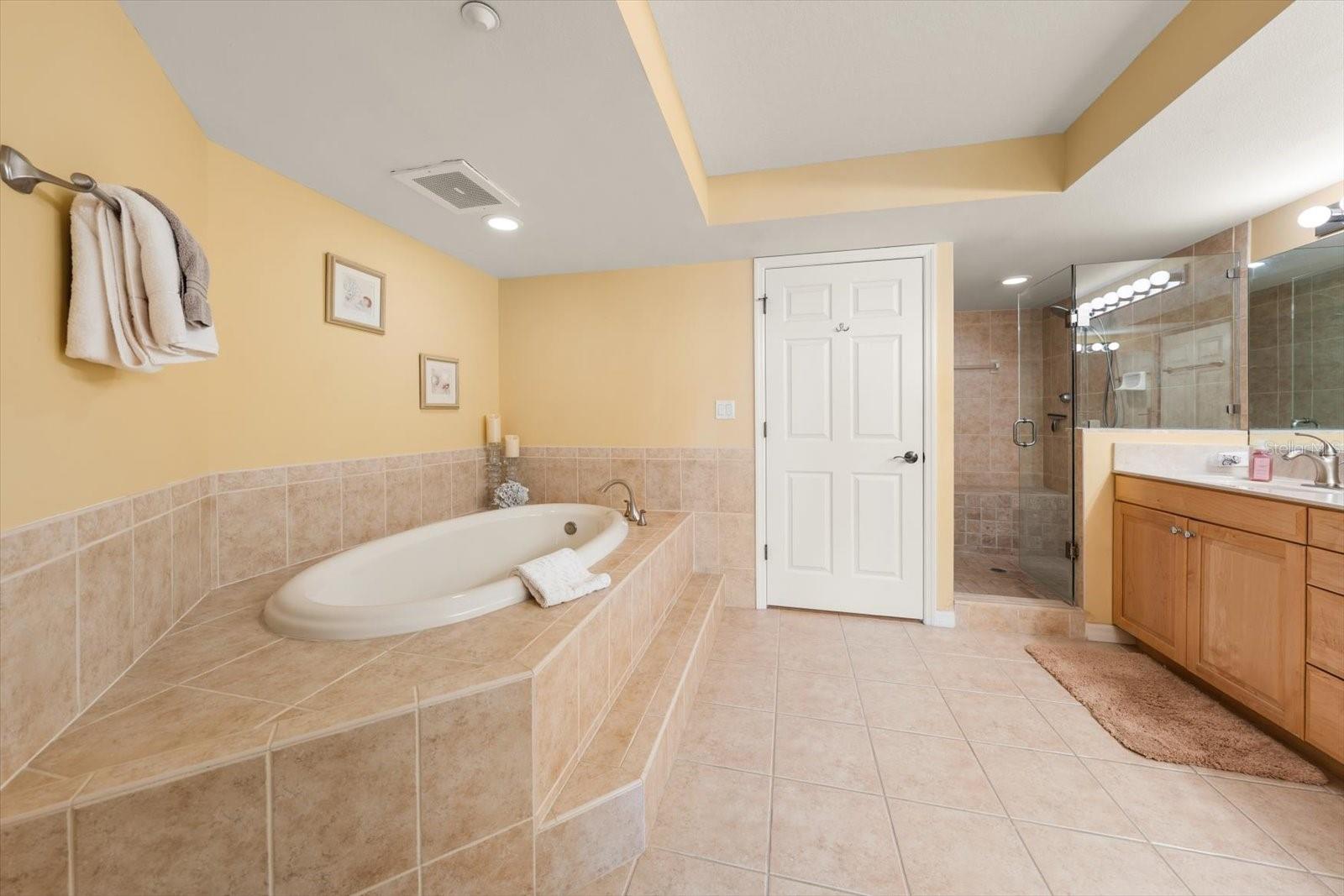 Image 23 of 42 For 16326 Gulf Boulevard 206