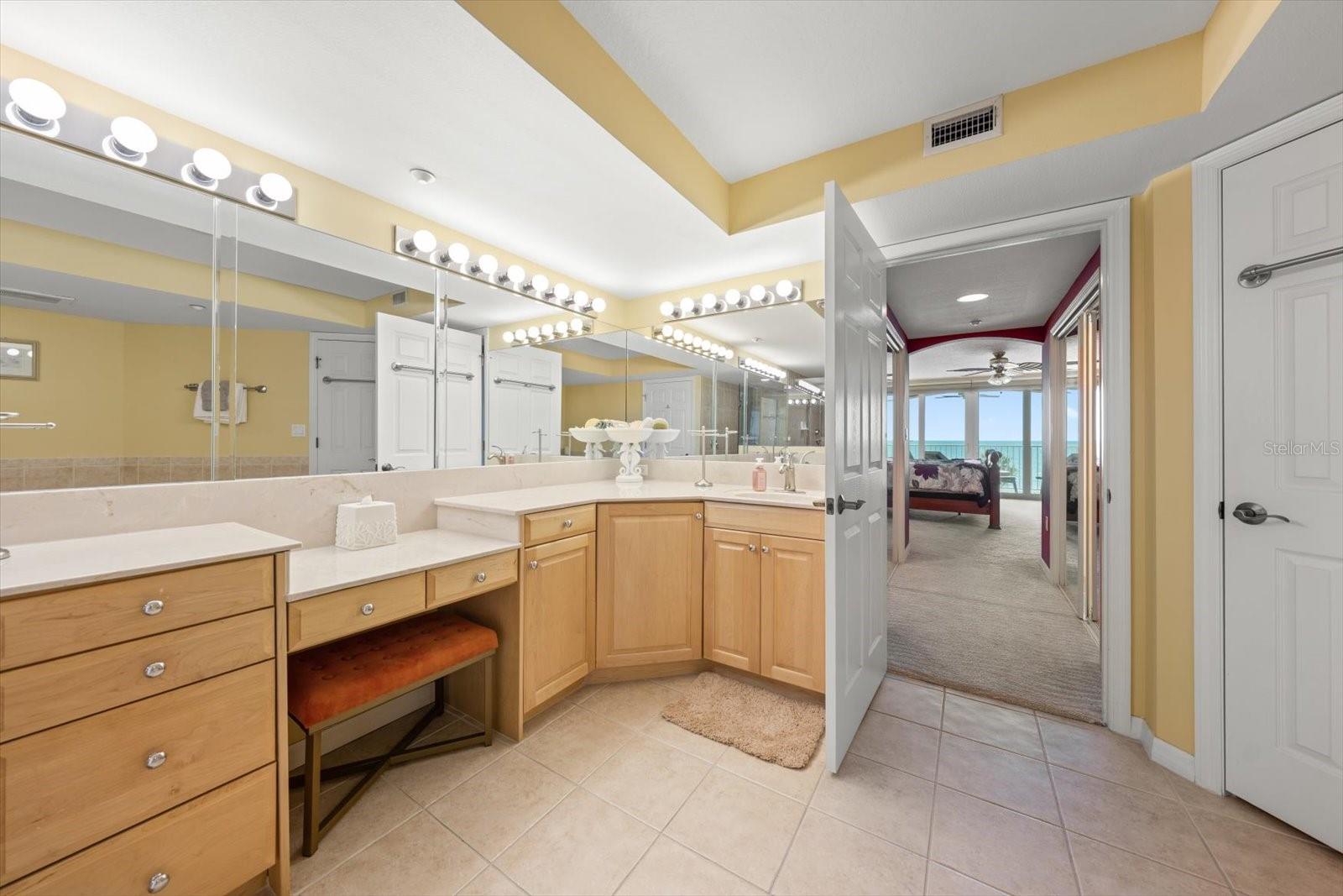 Image 26 of 42 For 16326 Gulf Boulevard 206