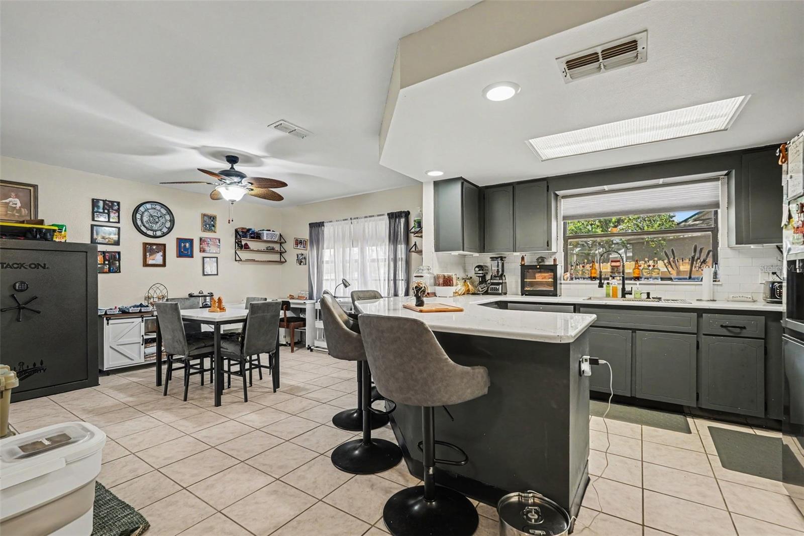 Image 5 of 18 For 8130 English Elm Circle