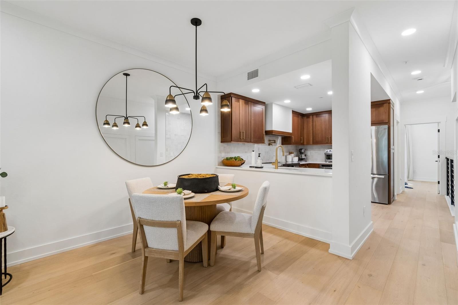 Image 13 of 57 For 320 Island Way 302