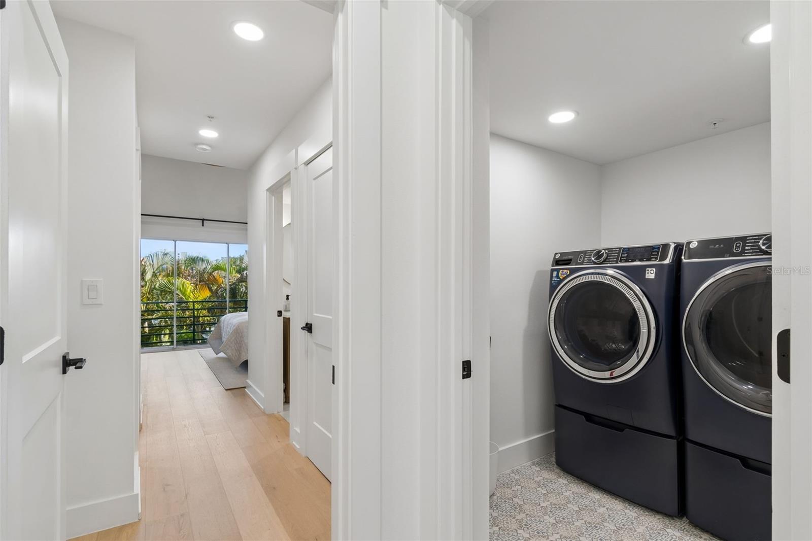 Image 31 of 57 For 320 Island Way 302