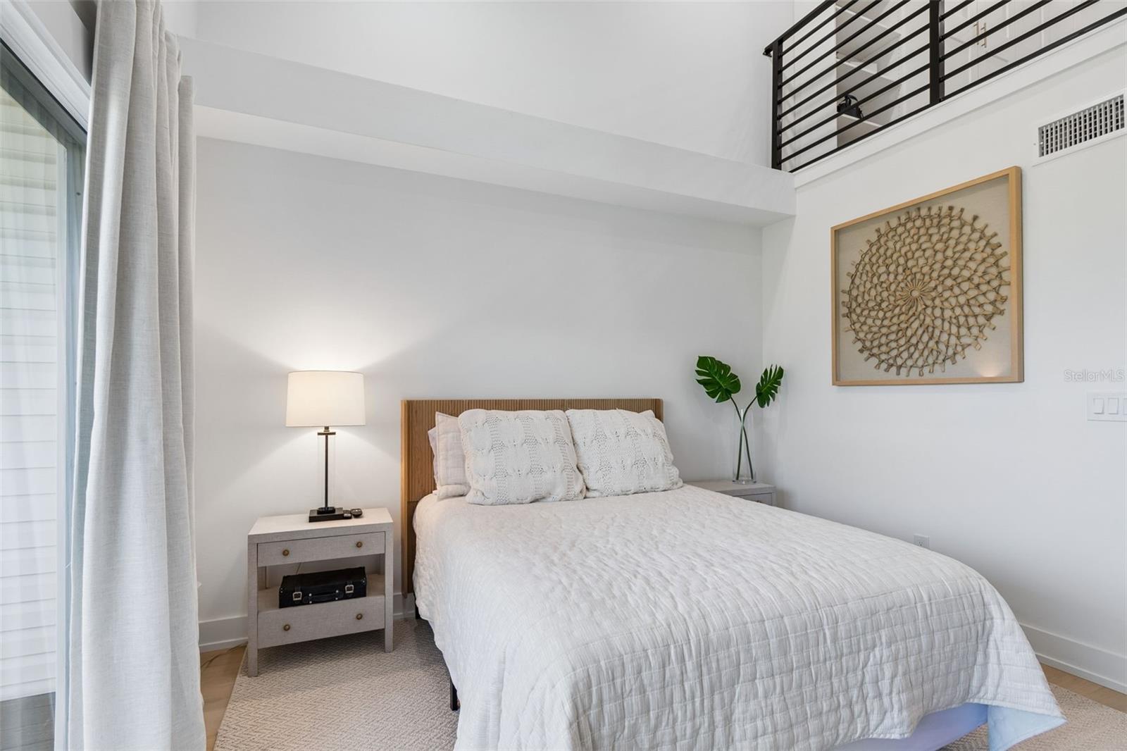 Image 34 of 57 For 320 Island Way 302