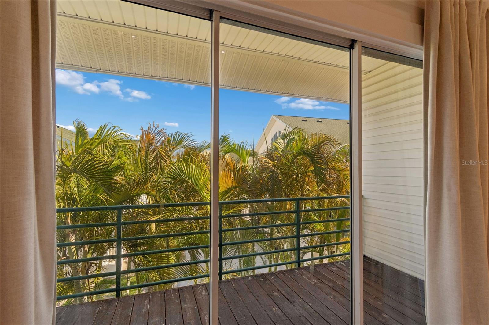 Image 37 of 57 For 320 Island Way 302