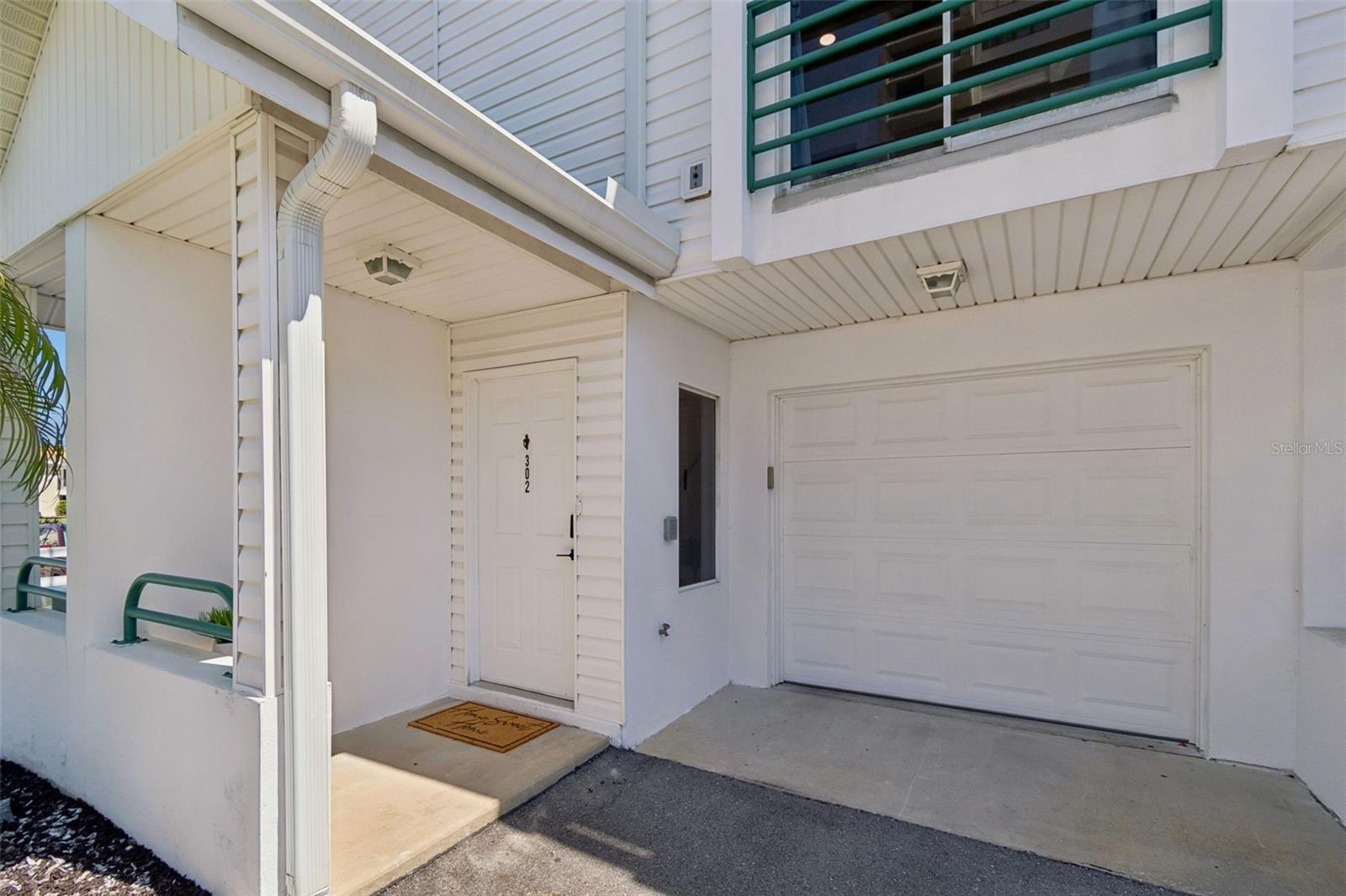 Image 4 of 57 For 320 Island Way 302