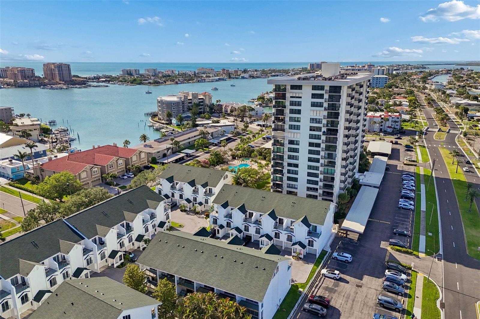 Image 47 of 57 For 320 Island Way 302