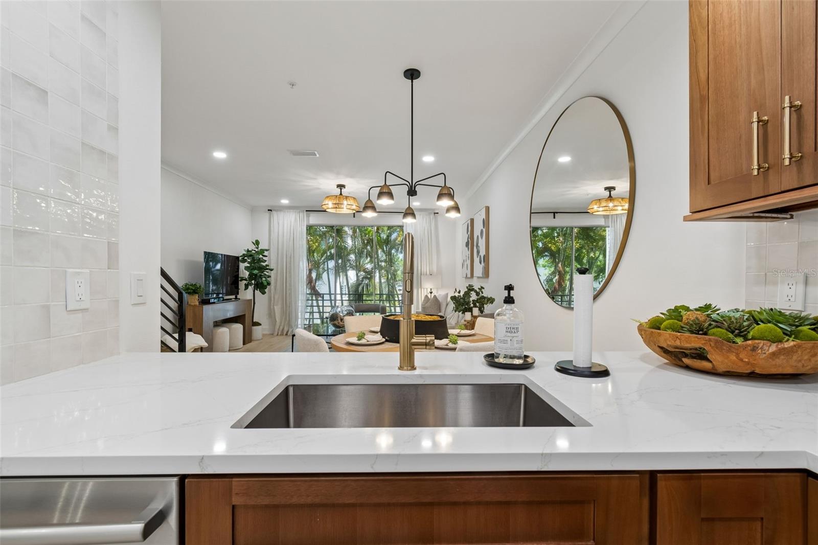 Image 7 of 57 For 320 Island Way 302