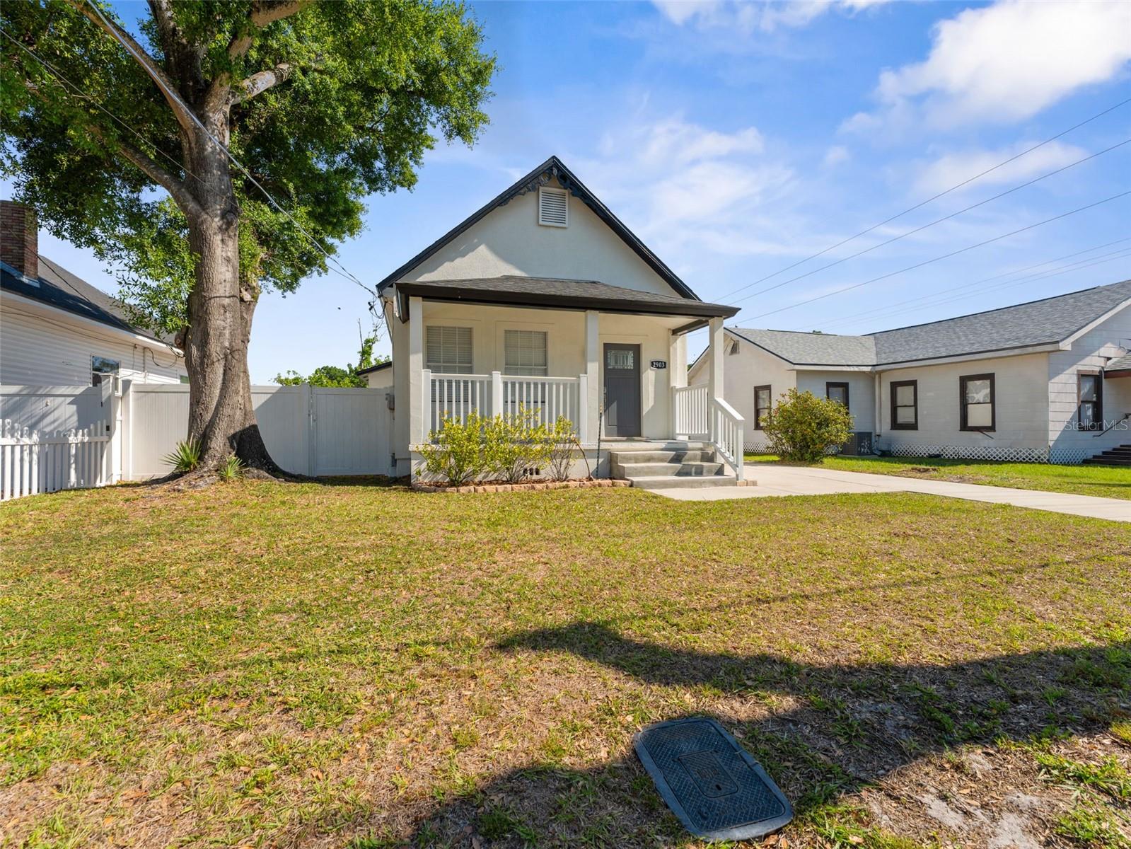 Image 2 of 33 For 2903 Ivy Street