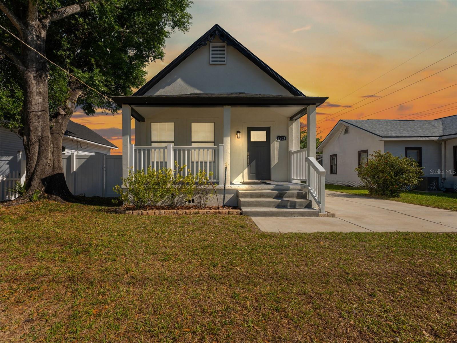 Image 3 of 33 For 2903 Ivy Street