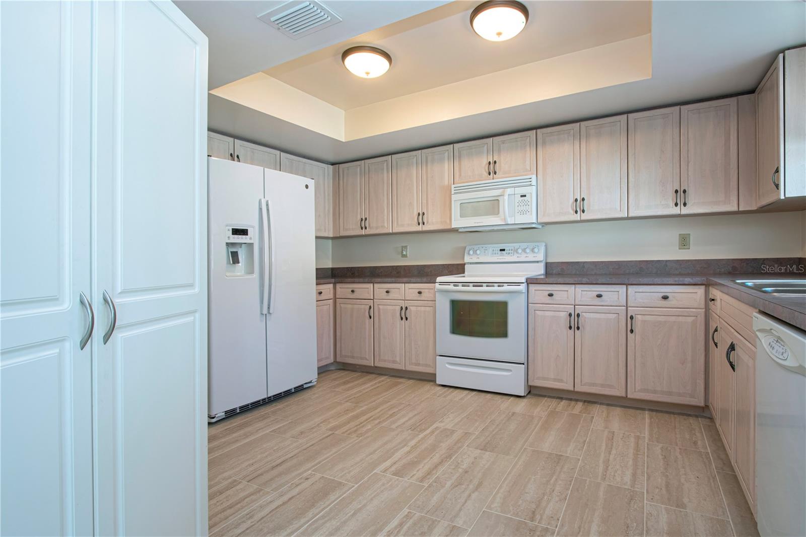 Image 17 of 51 For 1904 Bosky Court