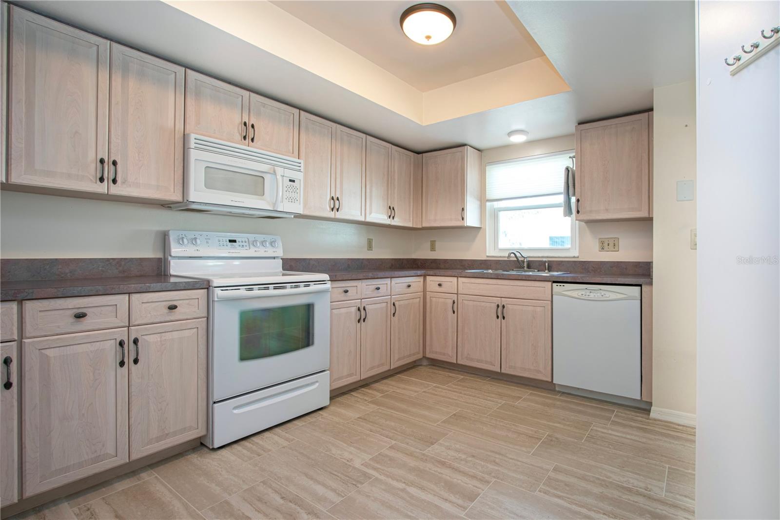 Image 18 of 51 For 1904 Bosky Court